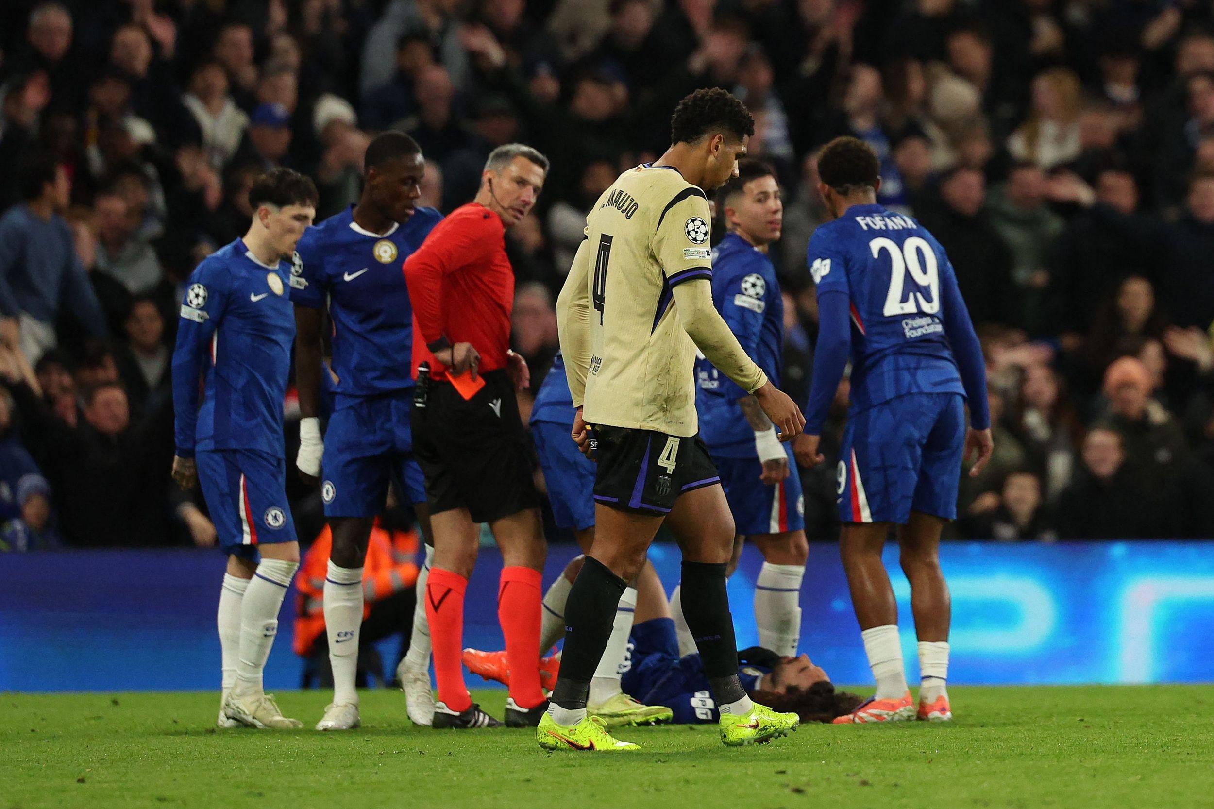 罗马诺：巴萨和阿劳霍没谈转会的事，他们谈的是球员个人情况