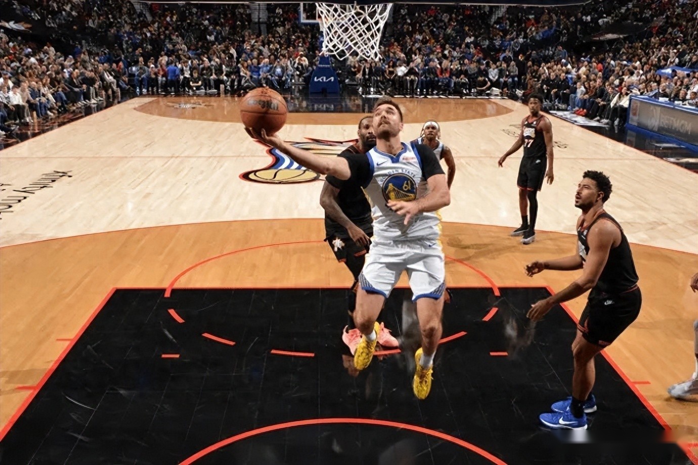 科尔好好看这两将!斯宾塞可成替补主控,梅尔顿攻守兼备可首发!