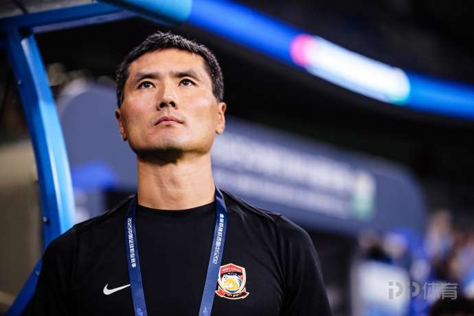 国足照搬男篮模式刚官宣本土主帅 男篮从山顶直接俯冲海底