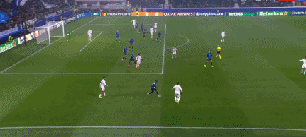 第25分钟,先拔头筹,若昂-佩德罗门前抢射破门,切尔西1-0领先