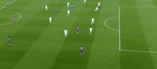 半场:巴萨0-1法兰克福,莱万进球无效,克瑙夫破门