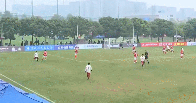 郜林斯曼！39岁郜林参加“老甲A”头球冲顶破门