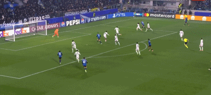 第55分钟,德凯特拉雷助攻斯卡马卡头球破门扳平比分,亚特兰大1-1