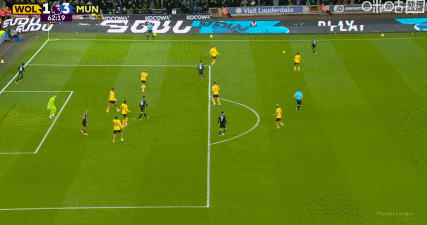 第62分钟,B费精妙挑传助攻,芒特前插破门,曼联3-1!