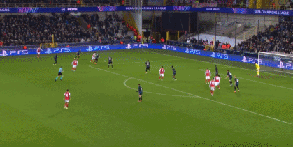 第47分钟,苏比门迪传中,马杜埃凯头球破门梅开二度,阿森纳2-0!