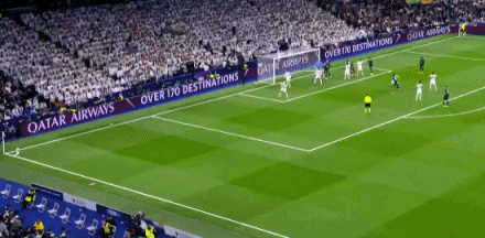 第35分钟,曼城开出角球,奥赖利门前补射破门,曼城扳平比分!