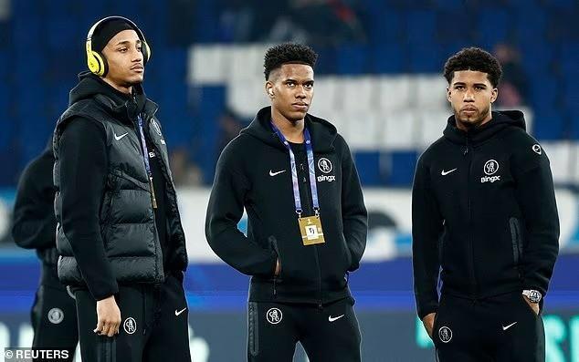 邮报:埃斯特旺对未能出战本周欧冠感到失望