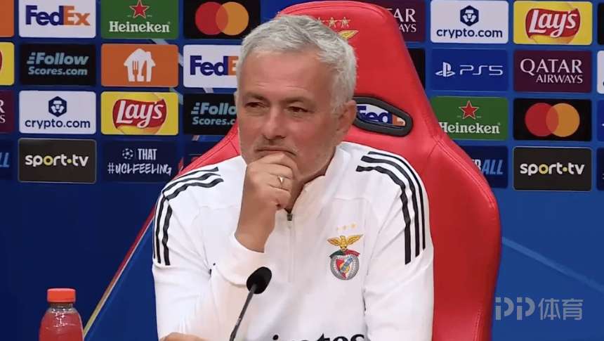 记者提问:皇马球迷希望你回去?穆里尼奥:这个话题根本不存在