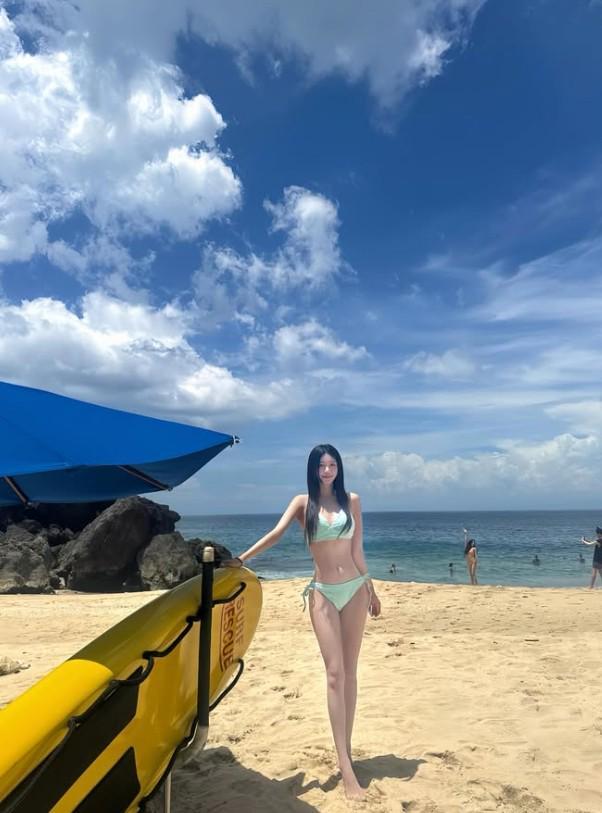 景好人美,朴志洙妻子社媒时隔一年半发度假照:沙滩比基尼