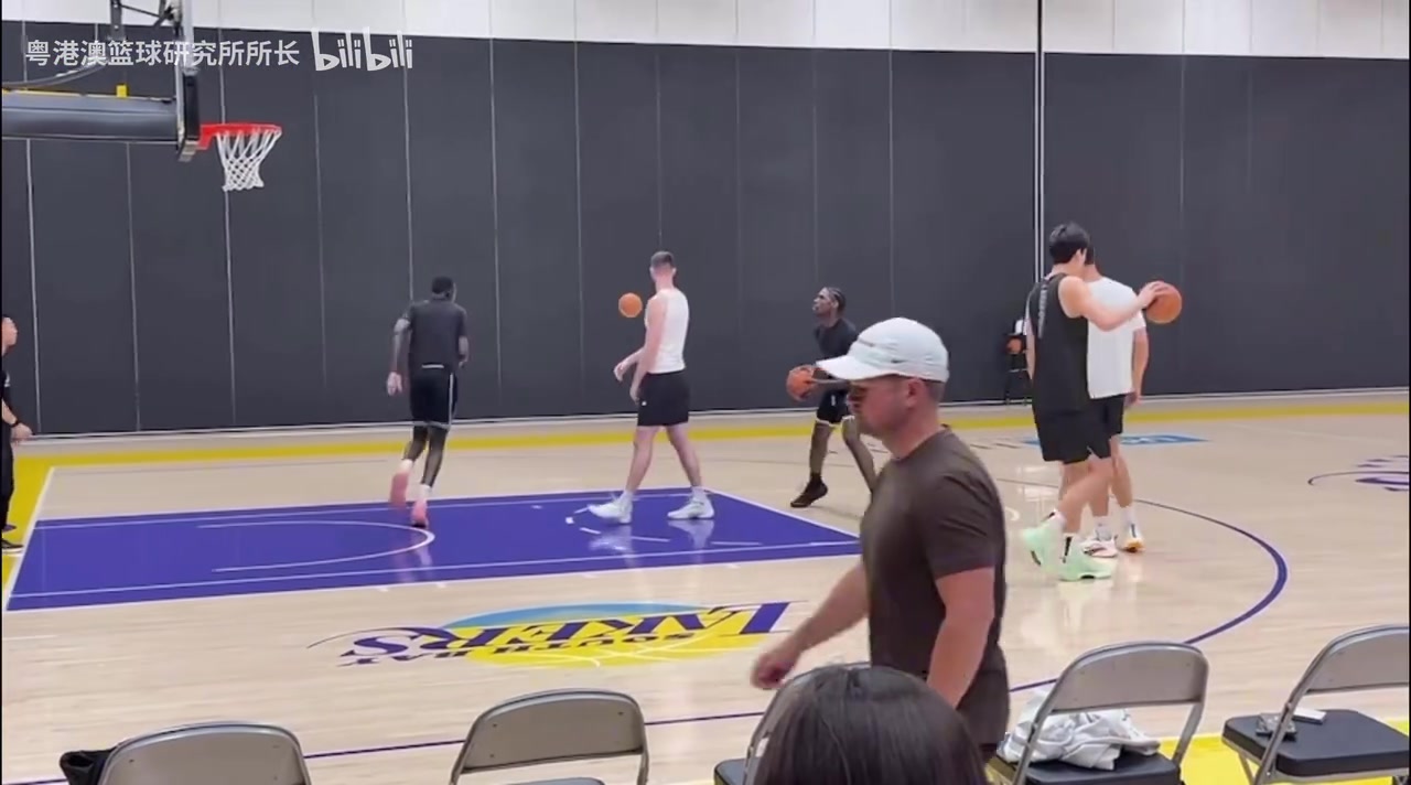 距离选秀越来越近了杨瀚森手大就是可以为所欲为