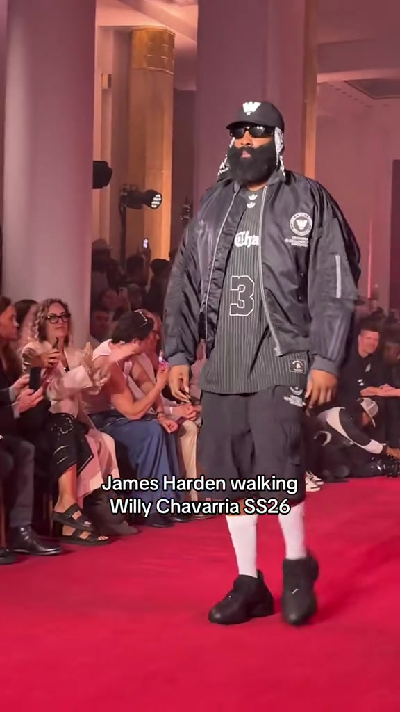 登哥巴黎走秀给我看呆了这也太呆萌了