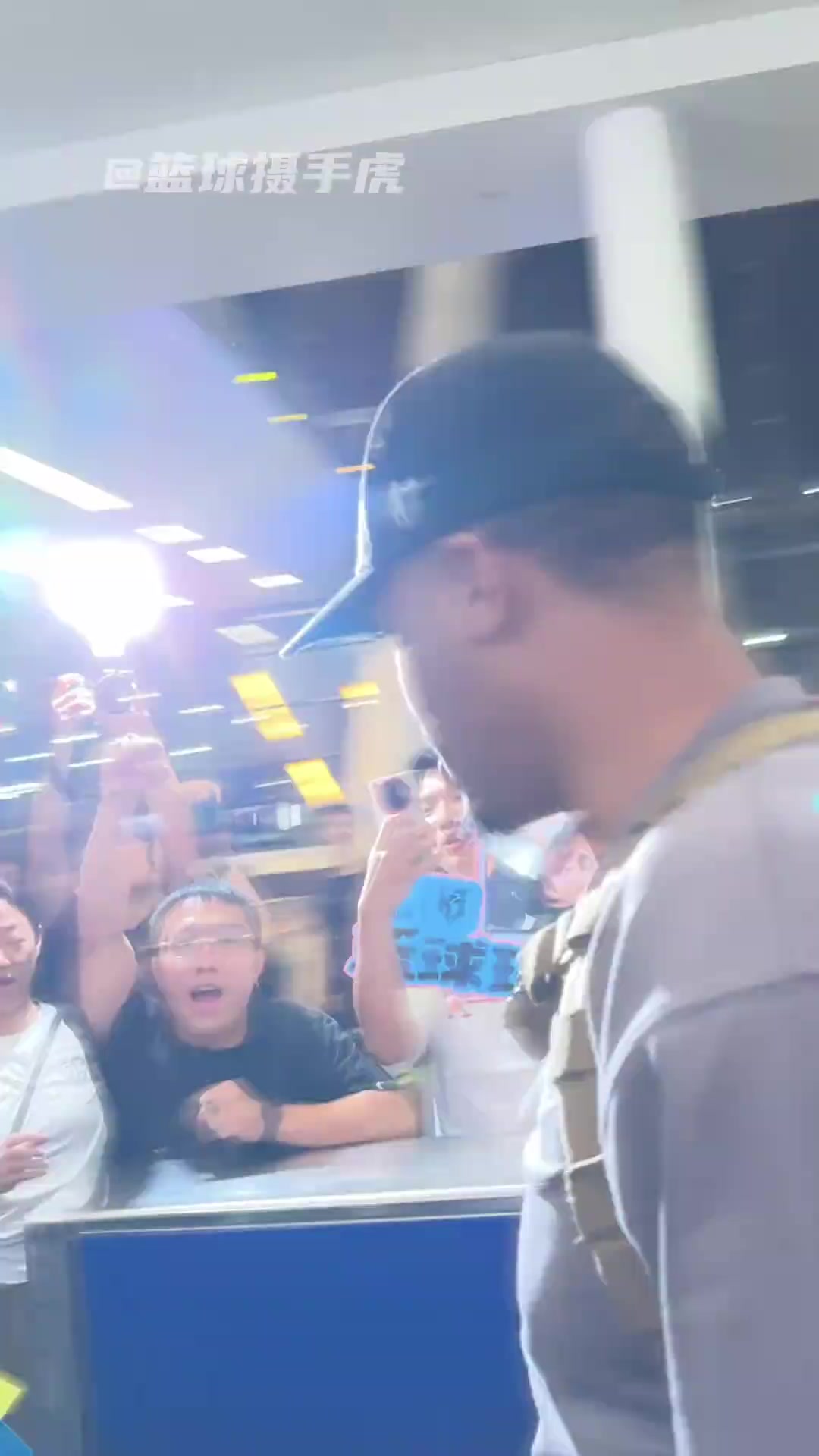 马刺的凯尔登约翰逊开启中国行了