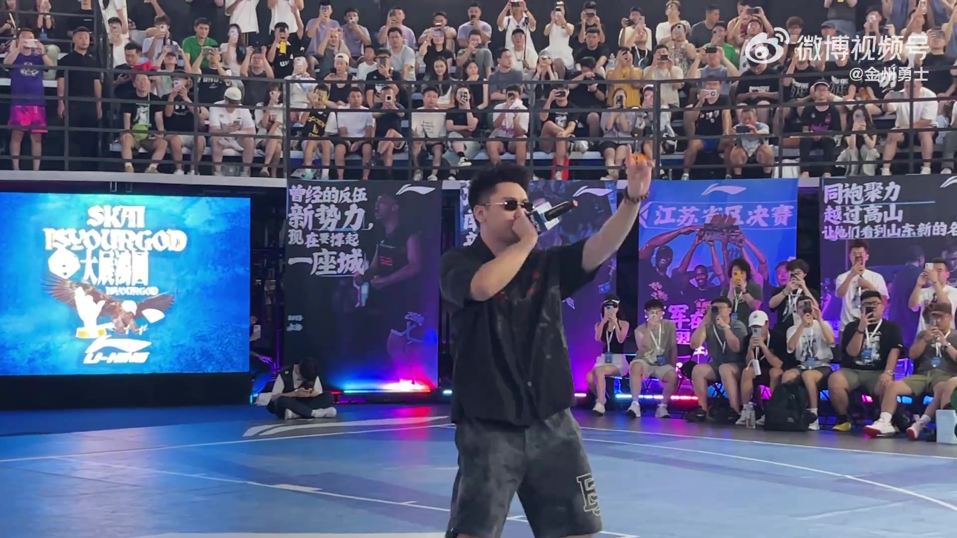 巴特勒中国行说唱歌手揽佬现场助阵并演唱大展鸿图