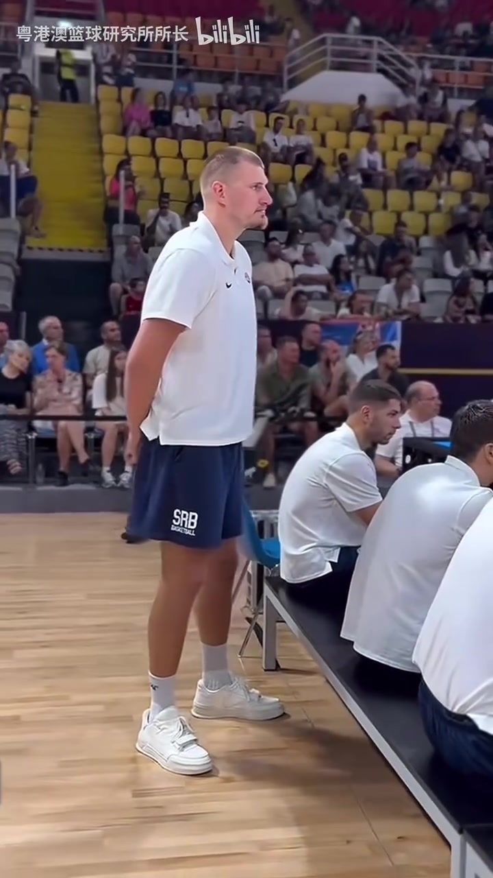 慈眉善目虚假的约基奇vs真实的约基奇这个瘦弱的人会打球吗