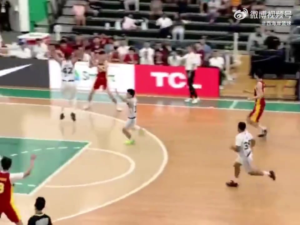 这真学过的FIBA喜感解说杨瀚森暴扣噢Baby谢谢你