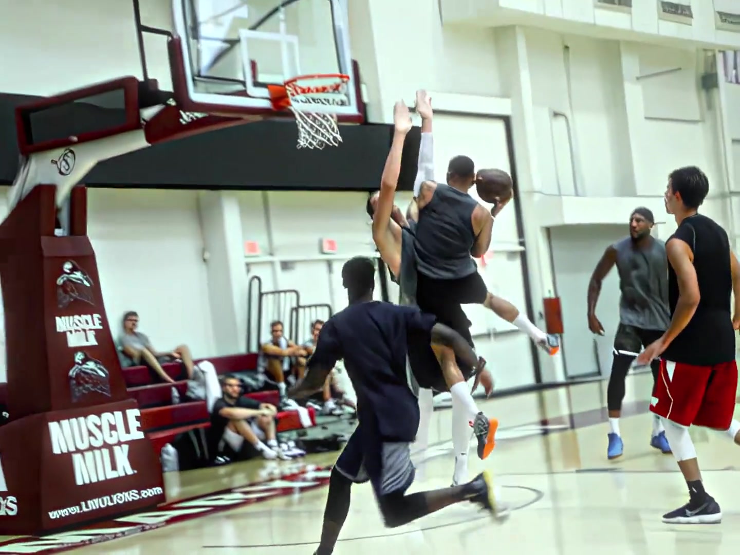 威少攻框的冲击力谁防的住