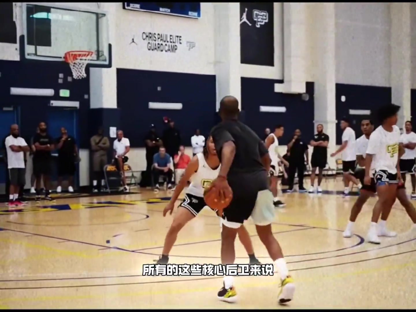 杨毅保罗是最好的核心后卫基德纳什相比他都有明显缺点