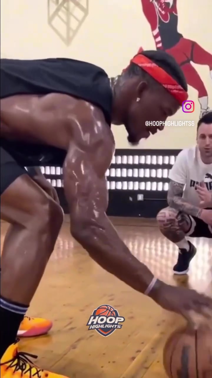 大魔王球迷恶搞你们休赛期随便训练约老师的狂欢还没结束