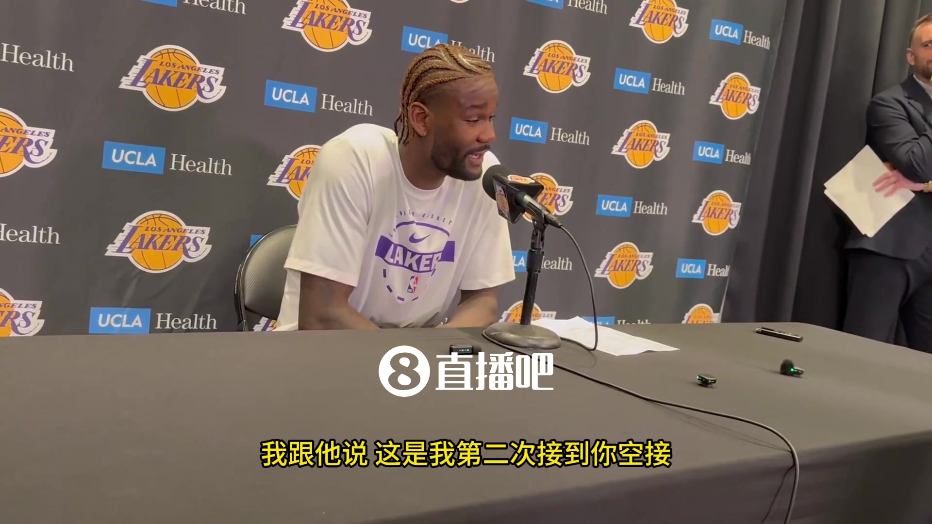 艾顿我告诉詹姆斯八年级的时候就被你助攻过在你的训练营里