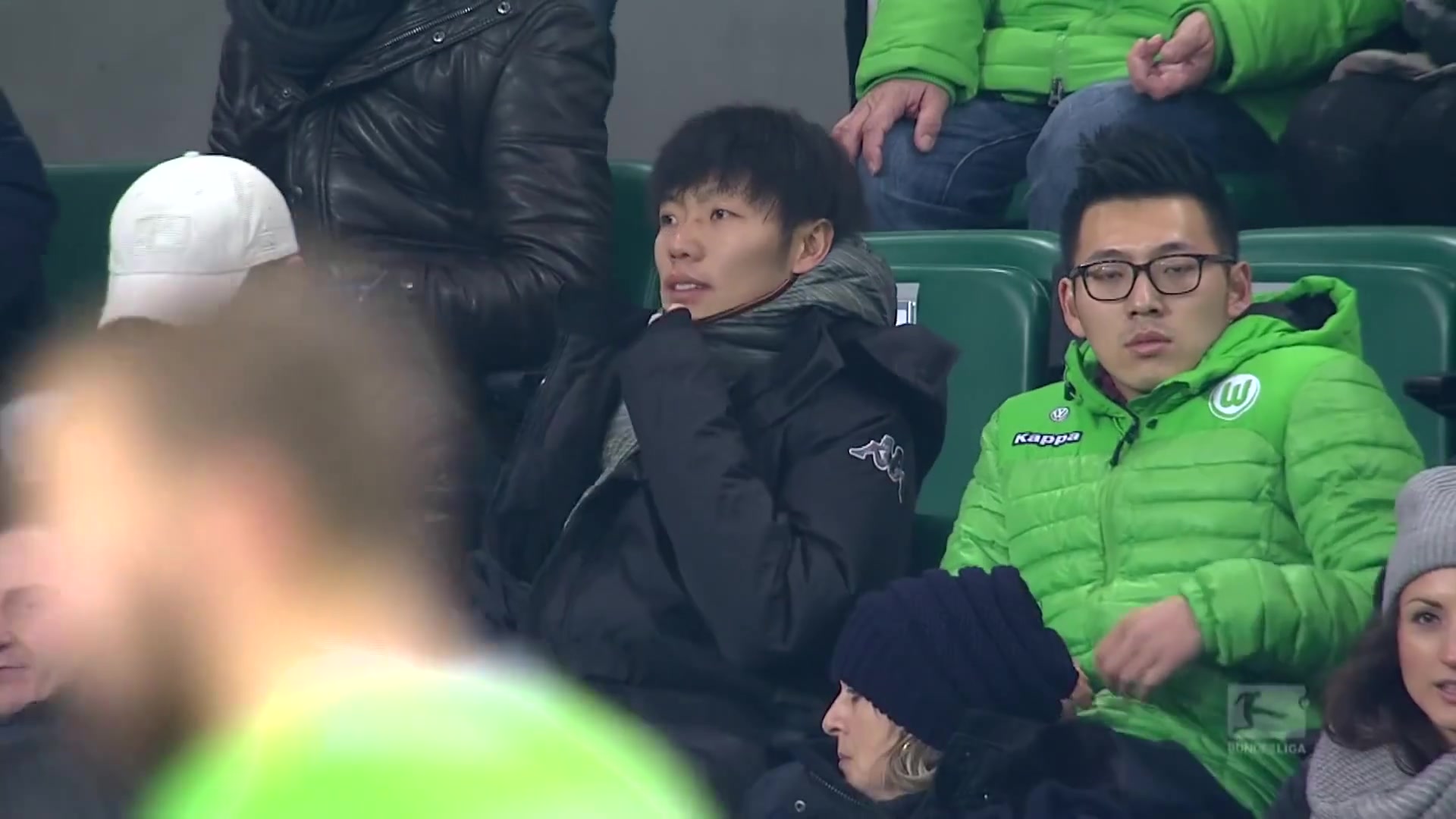 邵佳一留下了太多名场面当年德甲官方回顾中国球员的精彩表现