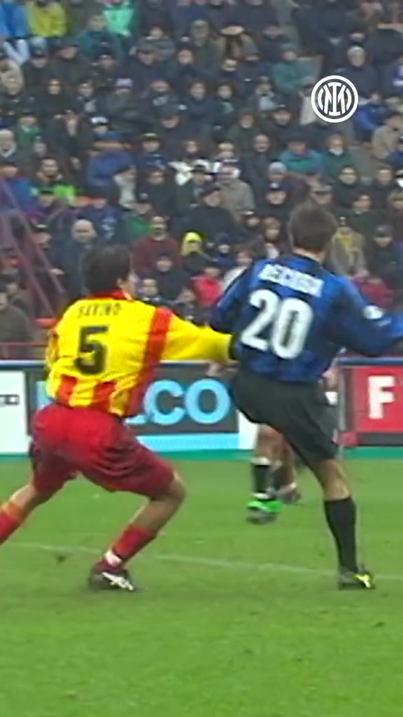 天秀国米球迷中国男孩当年这记转身丝毫不逊于冰王子