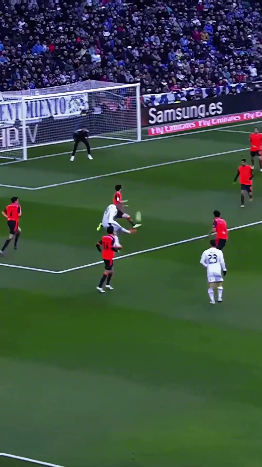 无理进球本泽马完美诠释了香蕉球的含义