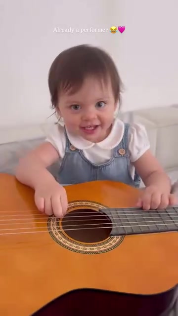 乡村女歌手C席B席女儿的弹唱时间太可爱了吧