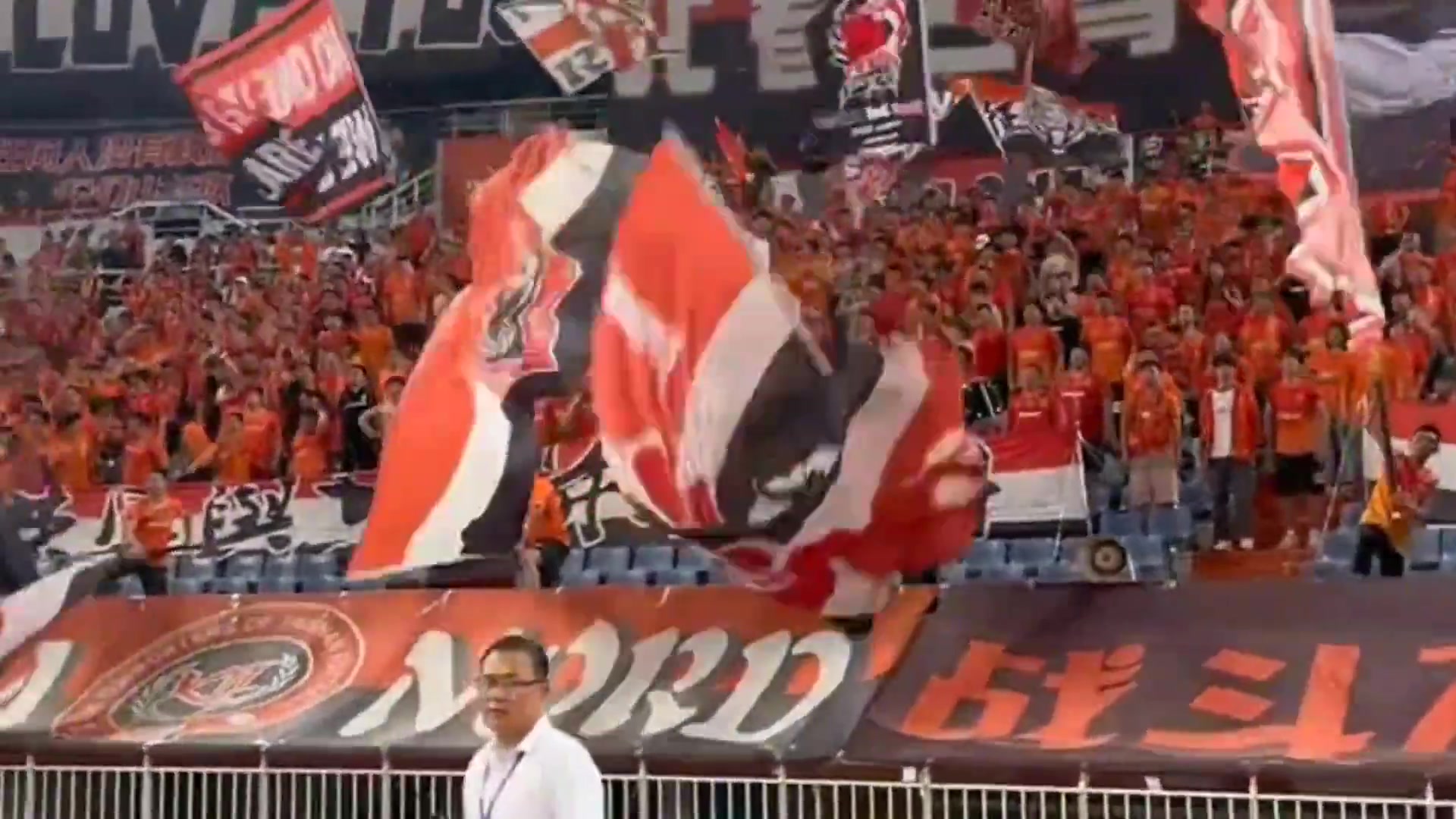 博主山东泰山被处罚都是因为那几个熊孩子不是山东球迷的错