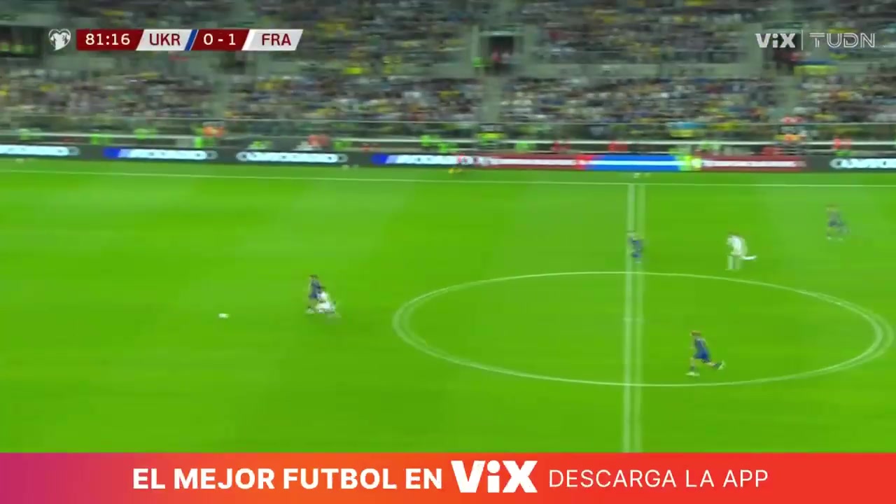 姆总超强个人能力姆巴佩单挑后卫杀入禁区卧射破门