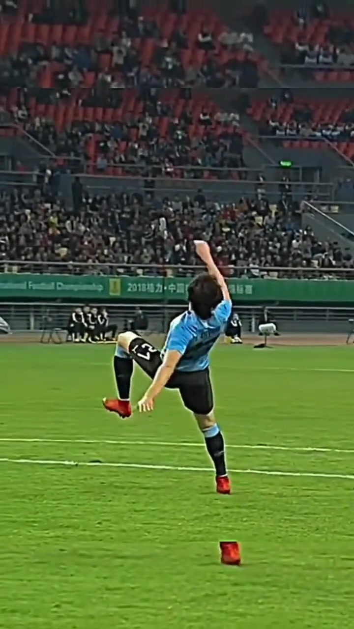 漫画照进现实他这记倒钩是力量与美的完美结合