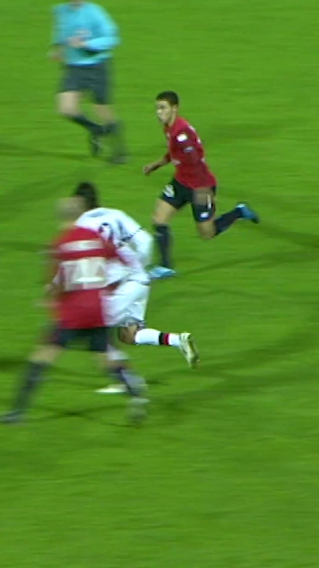 初露锋芒欧联杯官推阿扎尔里尔时期进球势不可挡的阿扎尔