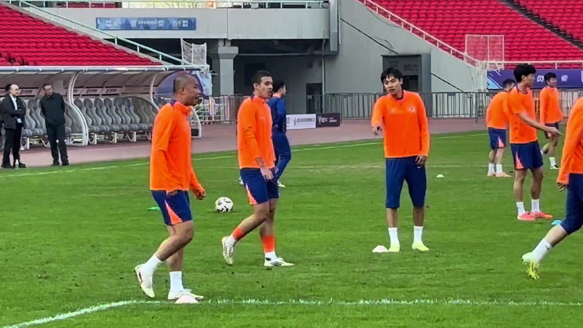 记者牛志明大家最关心的依木兰赛前训练动态