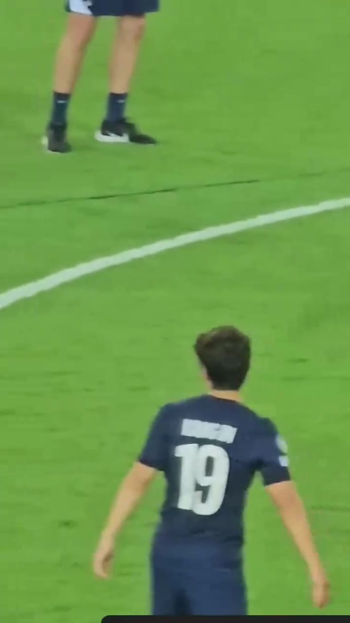 欧超杯赛后花絮李刚仁和热刺球员以及教练致意