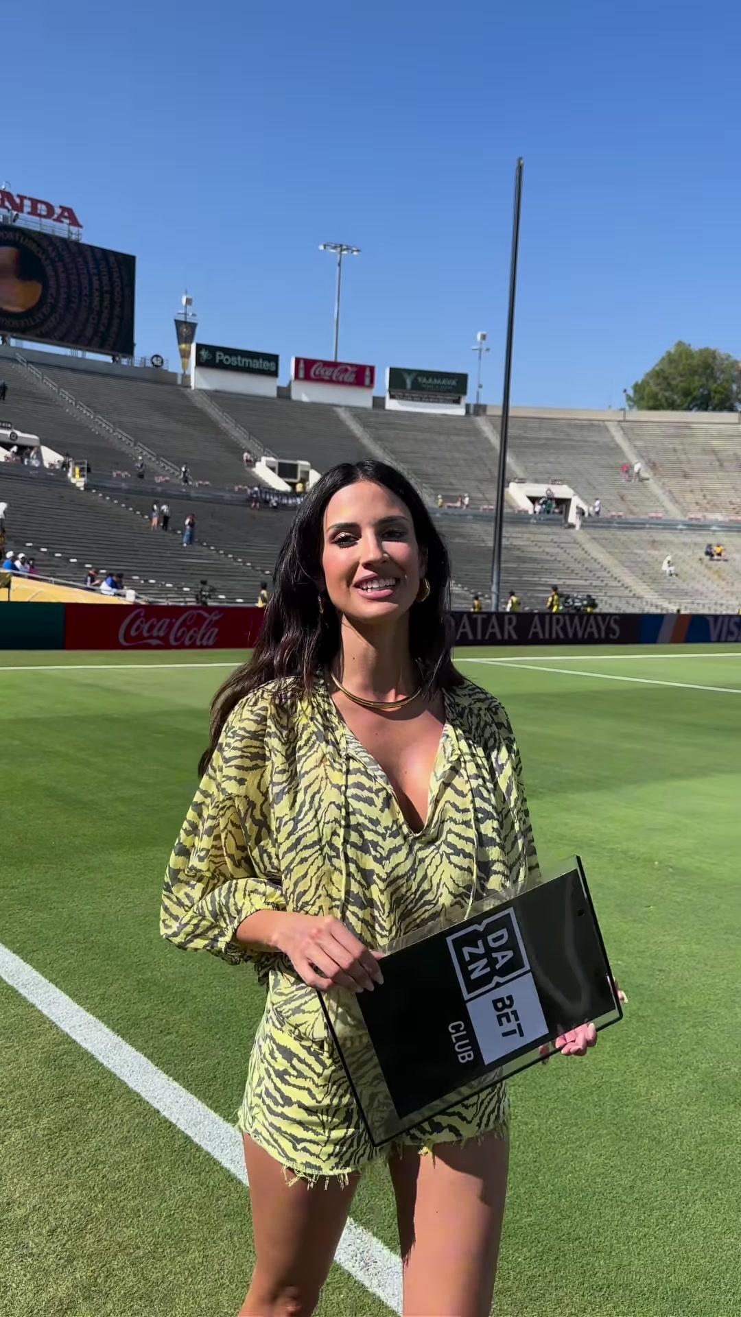 这个我是真喜欢DAZN女主持竟然会这么多种语言啊