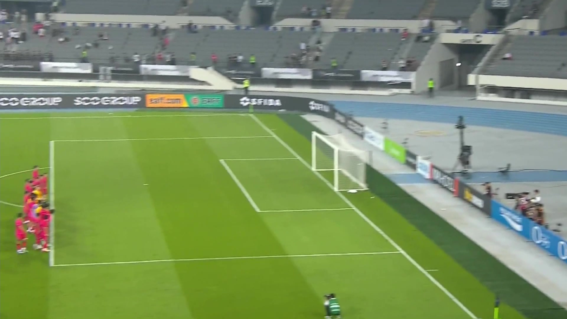 尊重韩国全队向中国球迷鞠躬谢场