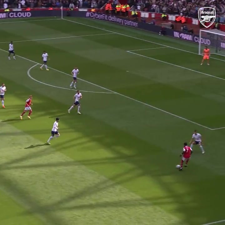 已被伦敦警察厅正式指控强奸罪的托马斯曾面对热刺打入世界波