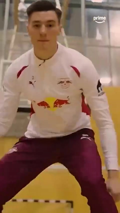 曼联买了个篮球员塞斯科我玩篮球很久最喜欢同胞东契奇