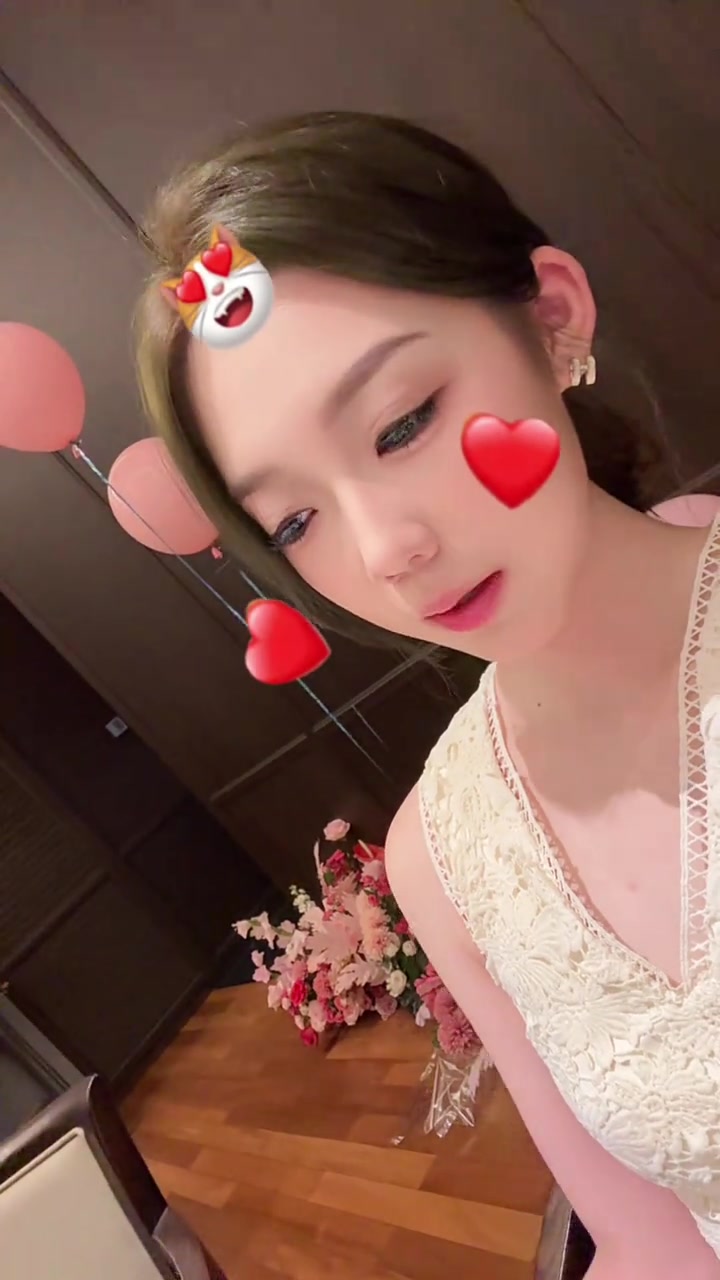 玉昆女主持看着皮肤好好电视台女主持都是这个标准嘛