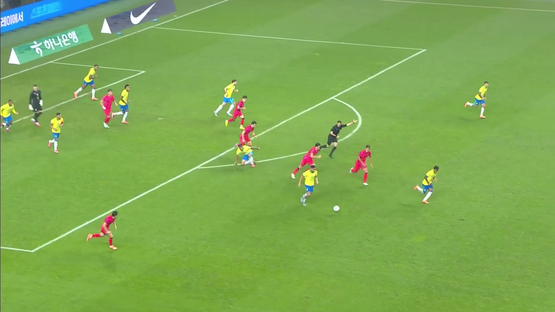 这反击太犀利了韩国角球机会被巴西打反击维尼修斯单刀破门