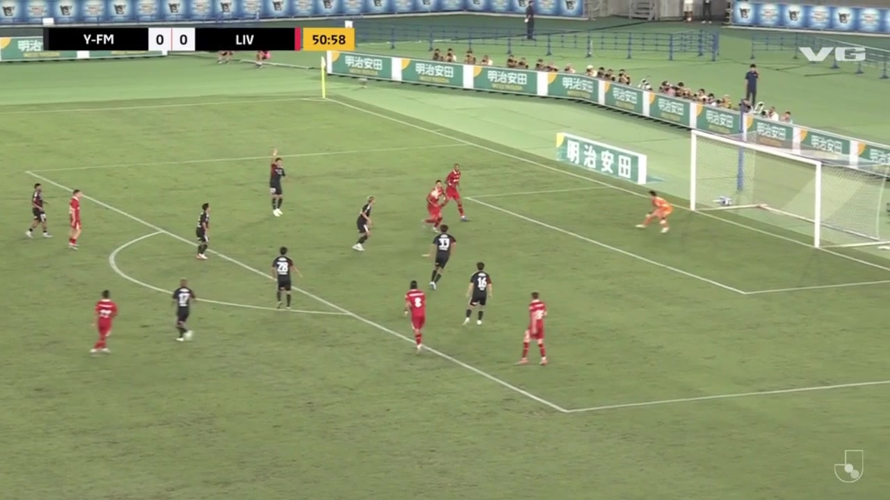 有一说一虽然射偏了但努涅斯的跑位绝对一流