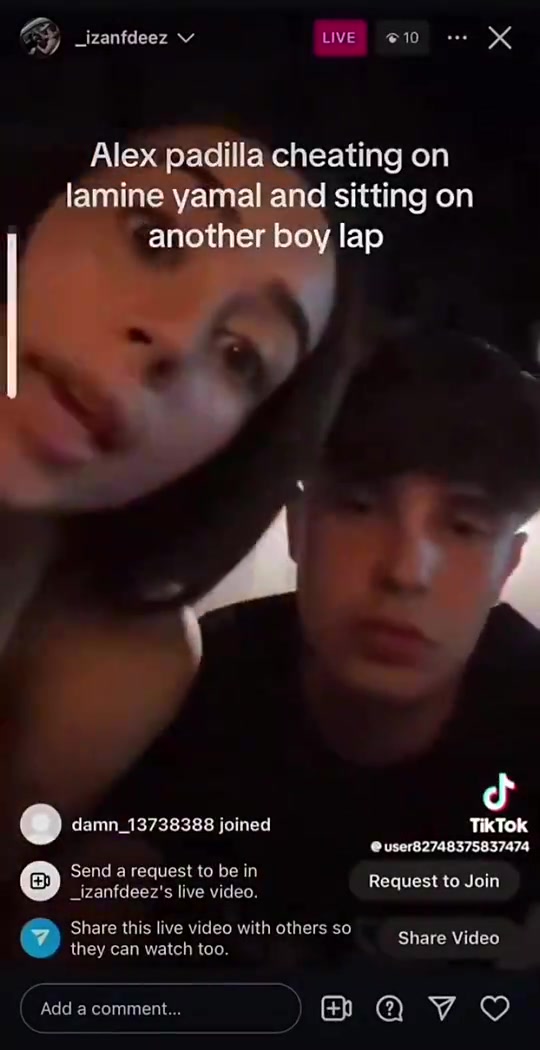 当年就这么花直播时亚马尔前女友坐在了陌生男子大腿上