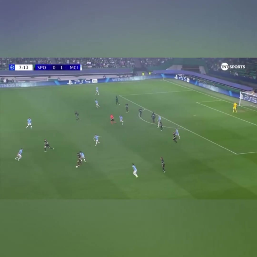 国外球迷新赛季面对曼联约克雷斯会上演这样的场景吗