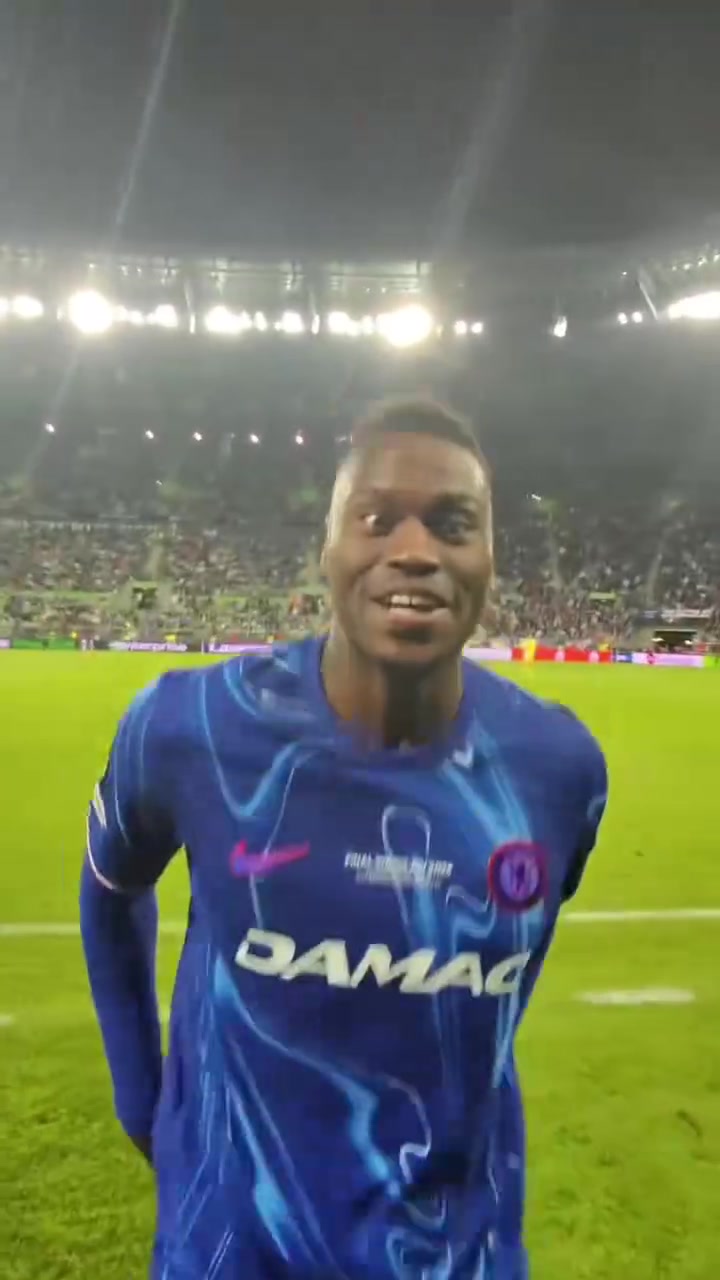 不当喜剧演员可惜了名场面拉维亚镜头下的巴迪亚西勒