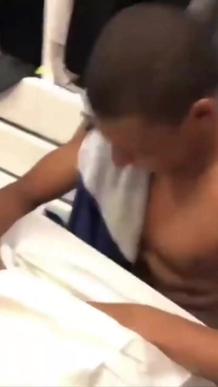 姆巴佩收到忍者神龟面具居然还戴上了