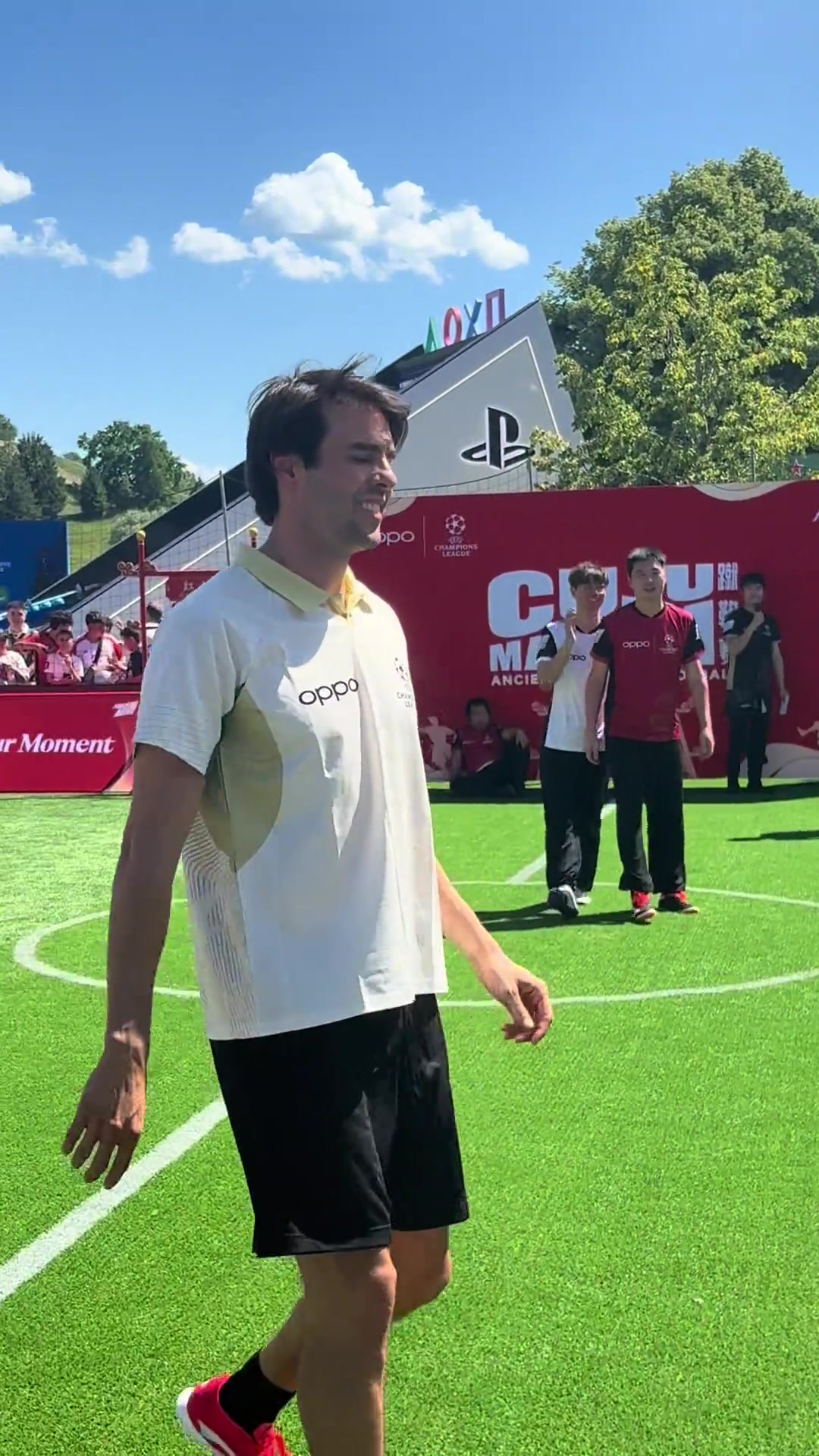 公子世无双年过不惑的卡卡依然阳光潇洒