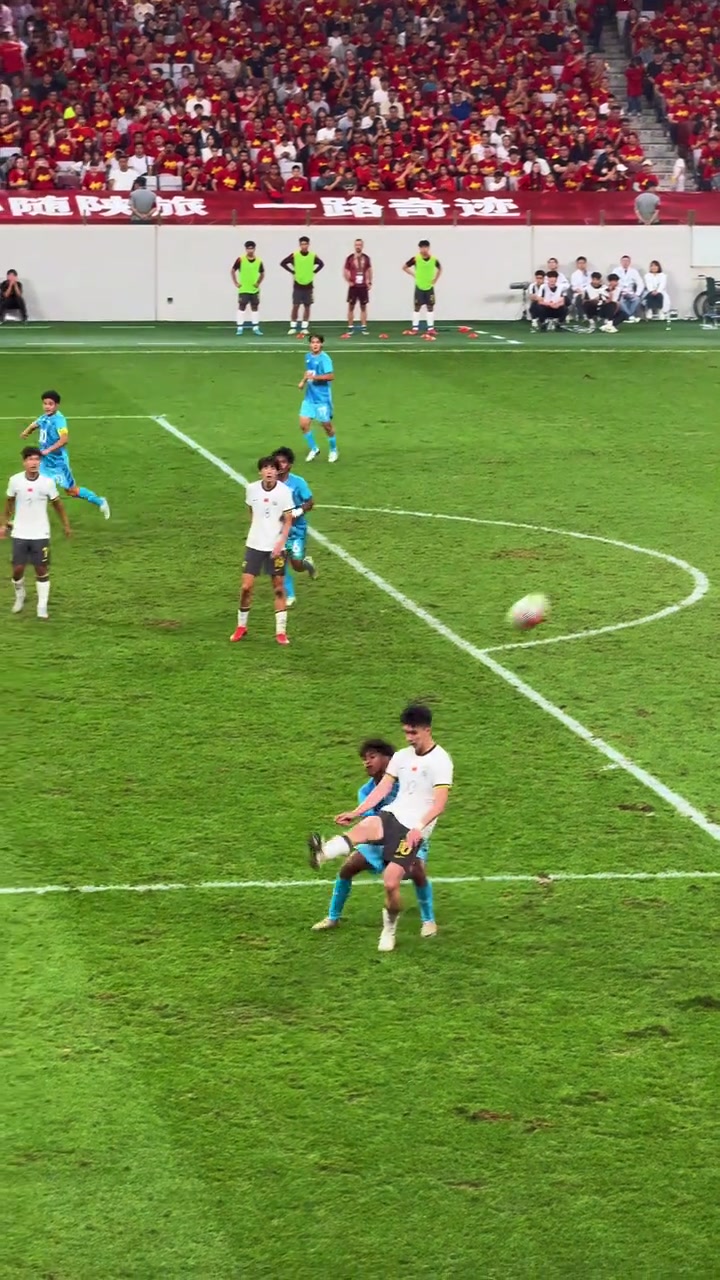 真降维打击现场看王钰栋半场替补独造7球