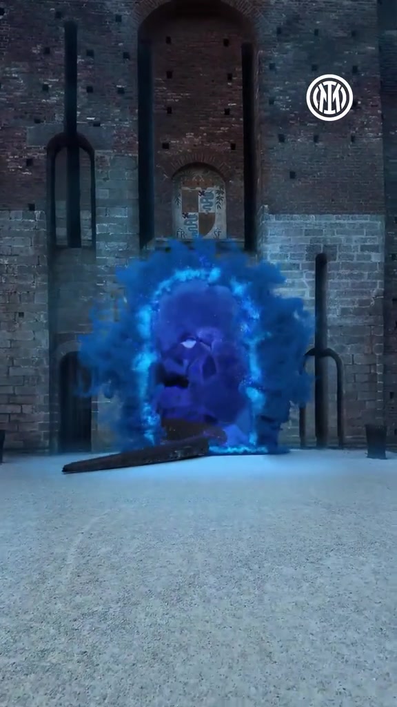 仪式感拉满国米官推晒视频蛇精灵通过旋转门来到好莱坞